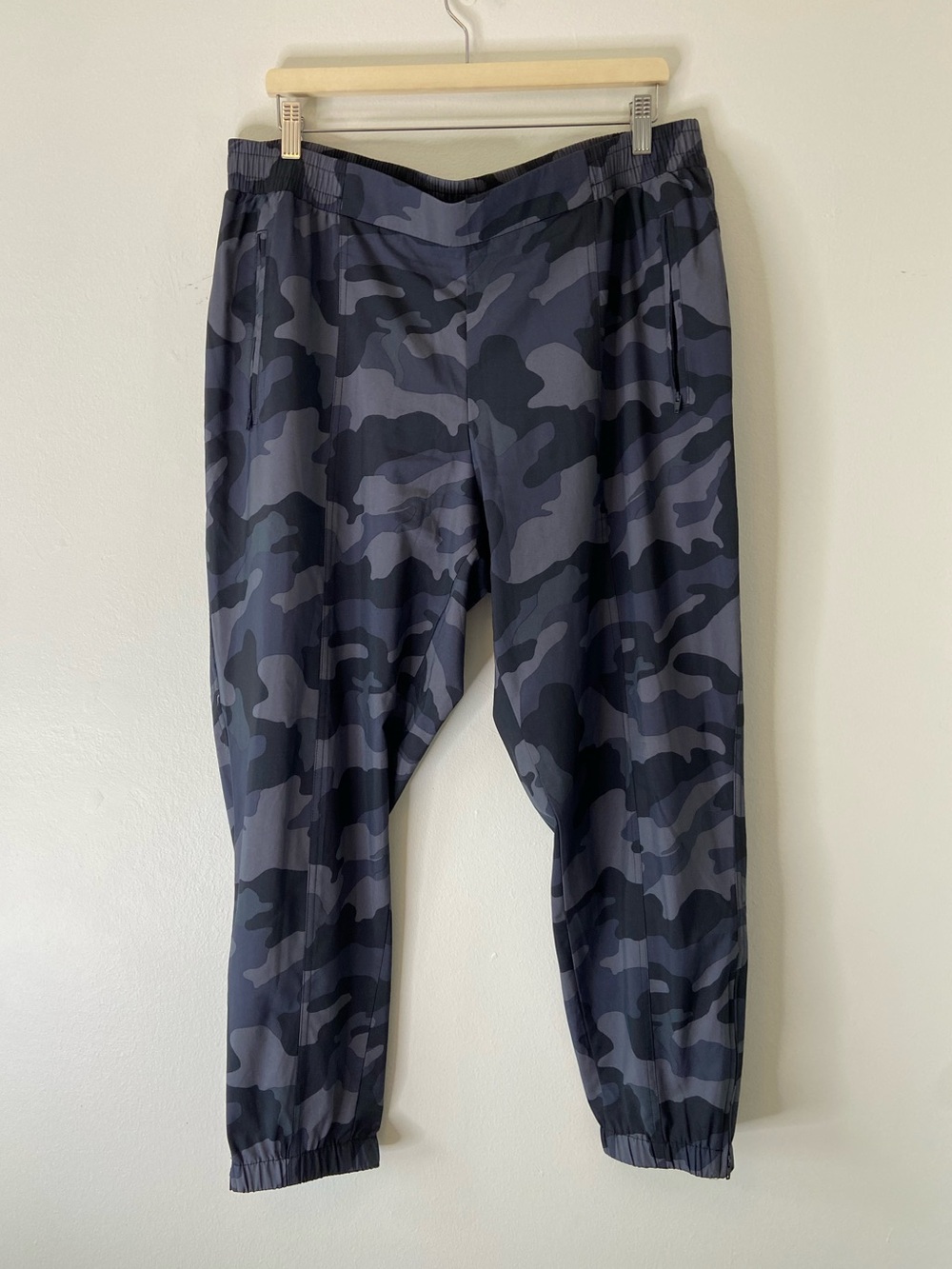 Old Navy Strechtech Camo Joggers
